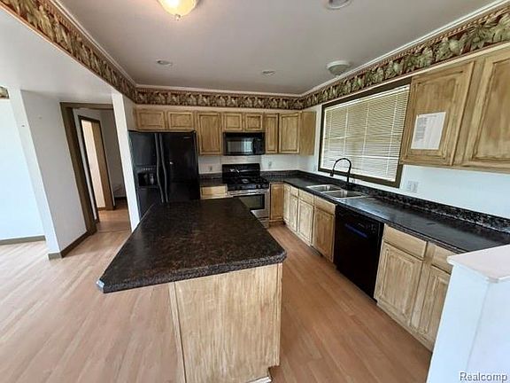 2nd image of 5983 Welch Rd