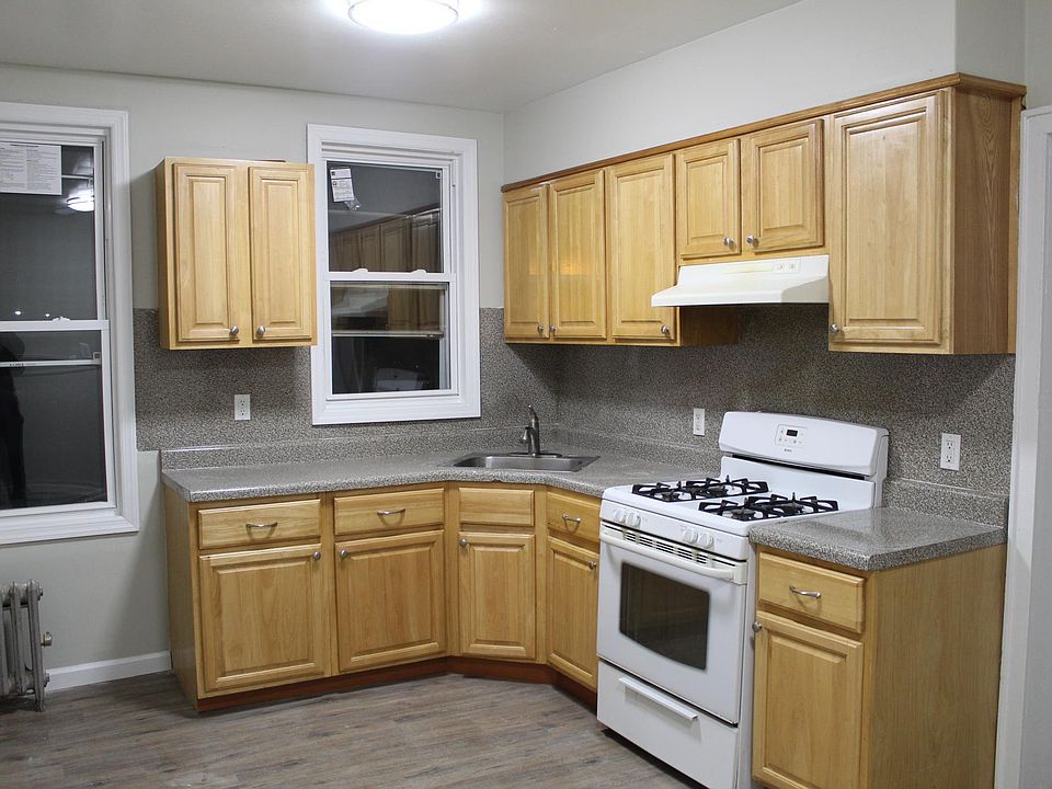 1st image of 275 Cortlandt St #2L