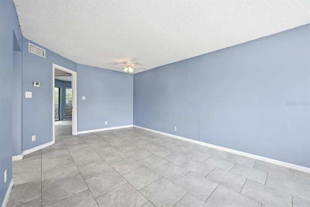 1 bed, 1.0 bath, 642 sqft, $1,075 — Photo 2