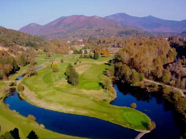 7346 New Hope Rd, Grants Pass, OR 97527