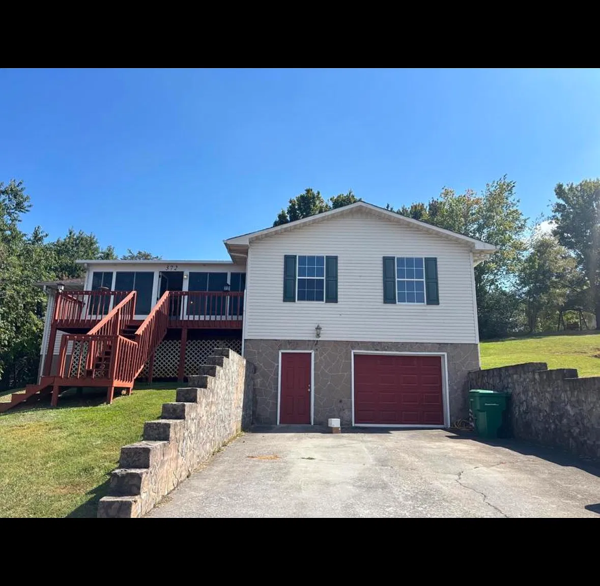 3 bed, 1974 sqft, $2,000 — Photo 1