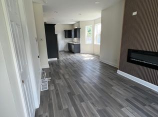 8235 S Cornell Ave, Chicago, IL 60617