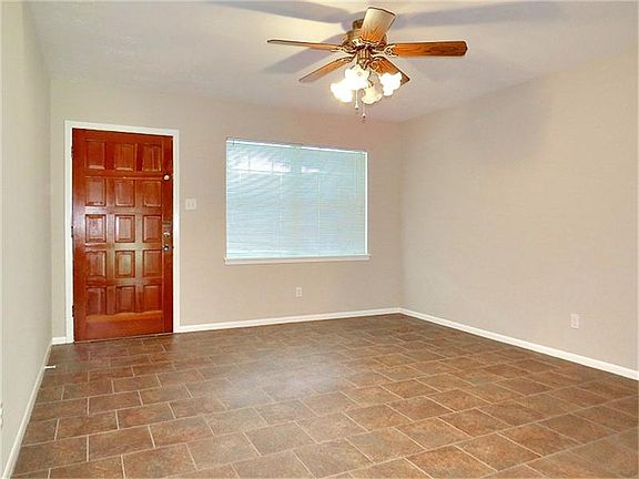 3rd image of 11014 Holly Hill Ln