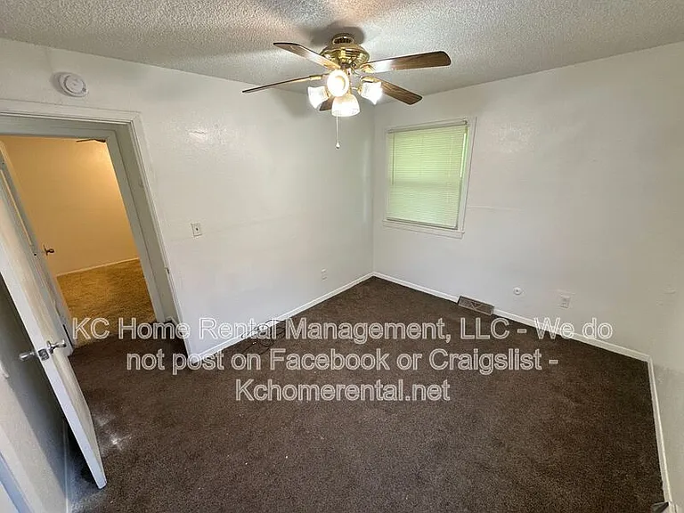 4028 E 123rd Ter #B — Photo 20