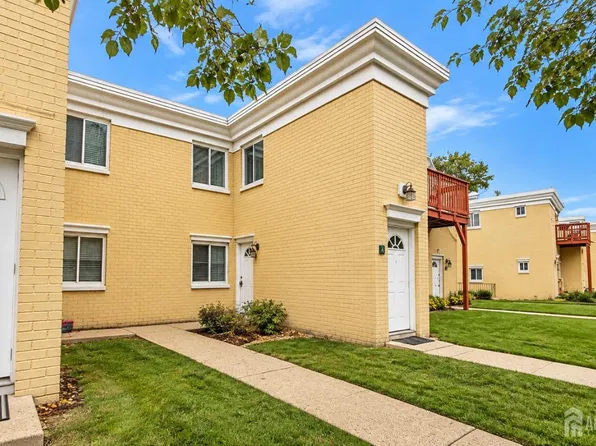 10 Lake Ave APT 5A, East Brunswick, NJ 08816