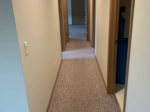 2040 Meadow Ct APT 5, West Bend, WI 53095