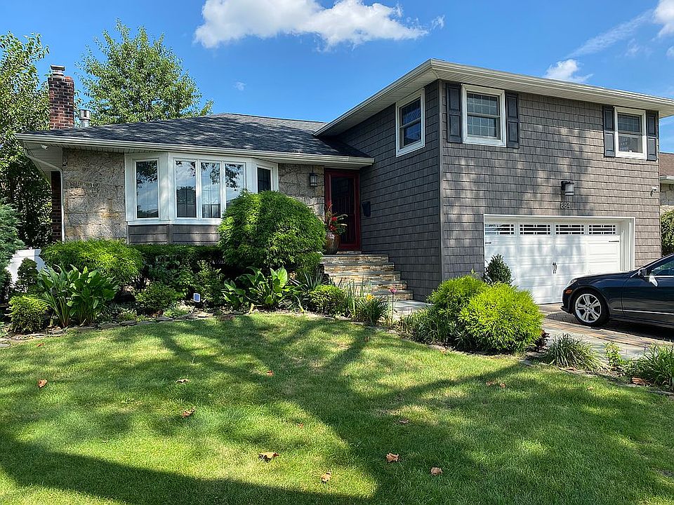 2nd image of 884 Edgewood Dr