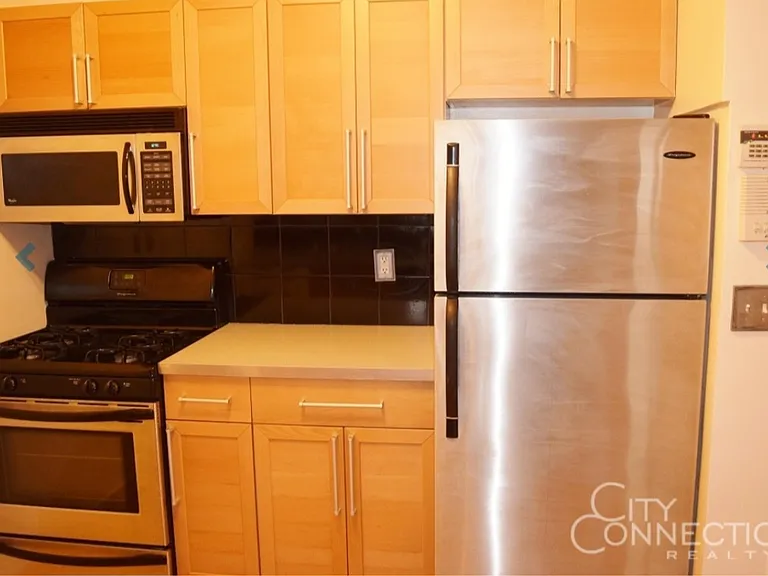 895 Myrtle Ave #2A — Photo 1