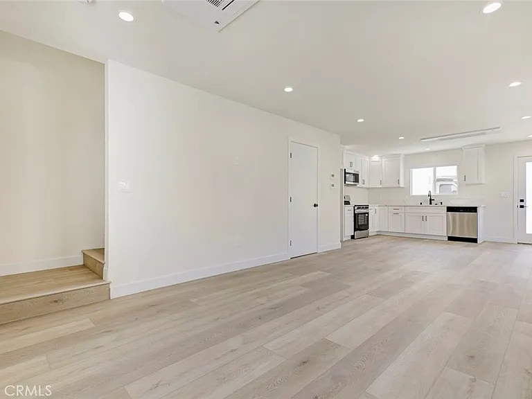 1070 Allen Ave #C — Photo 11