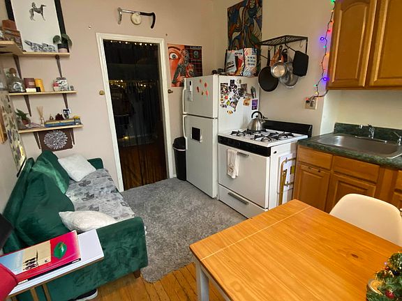 4th image of 133 Meserole St #1G