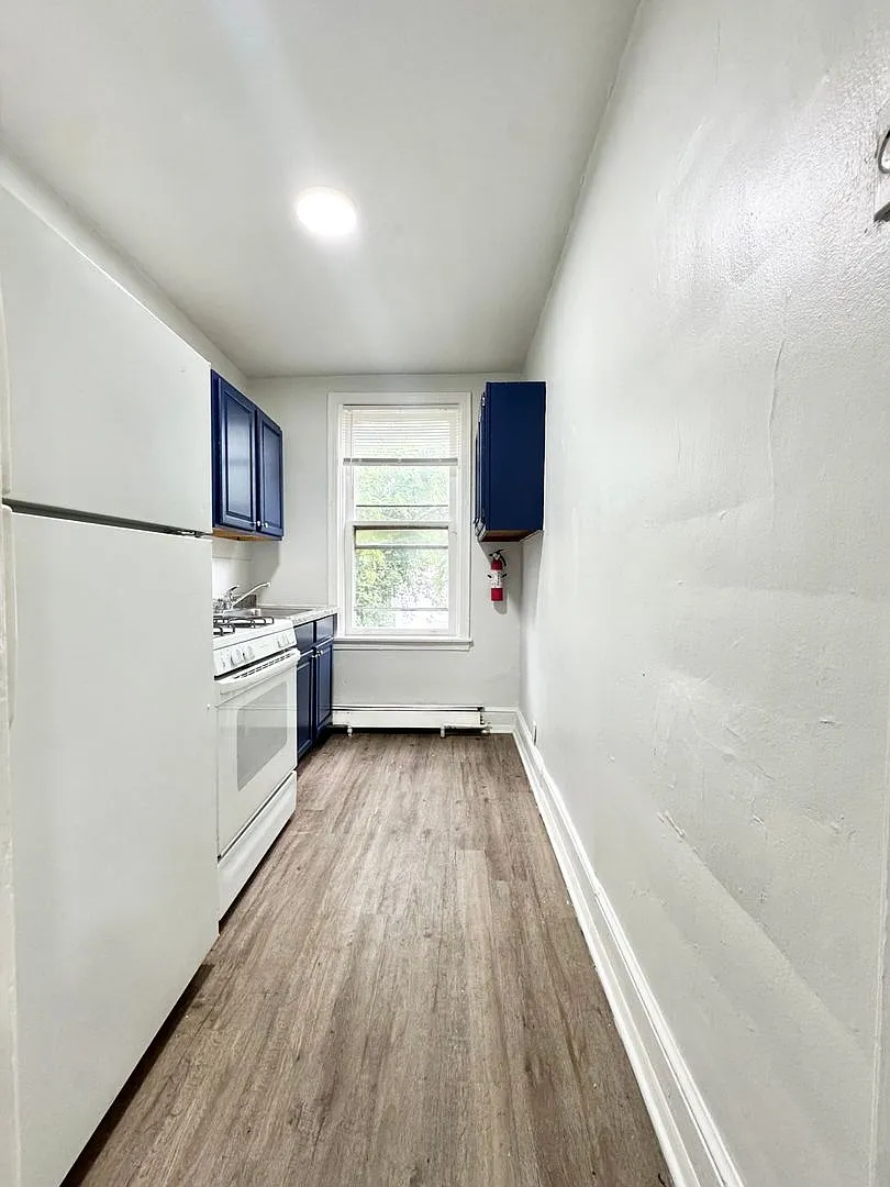 WP1 - 2423 Tatnall St, 4 West 25th St — Photo 1