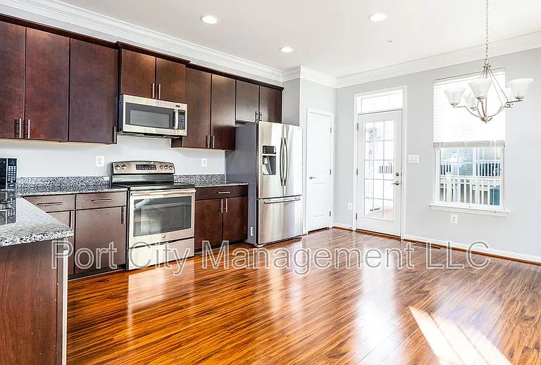 4519 Foster Ave — Photo 11