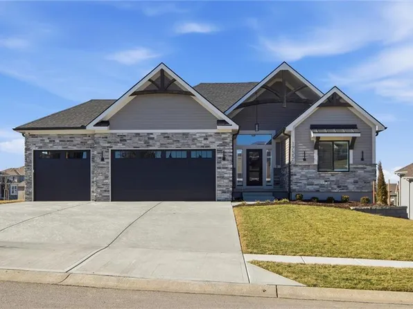 17556 Acton St, Overland Park, KS 66085