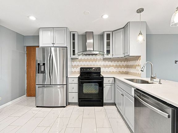 4th image of 700 N Briar Hill Ln APT 5