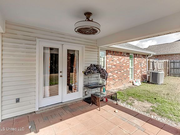 3rd image of 217 White Oak Pl