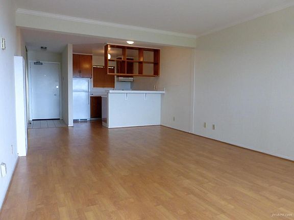 2nd image of 1266 Stanyan St APT 6