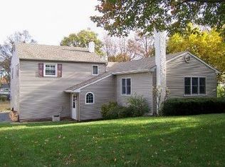 816 Garden Rd, Warminster, PA 18974