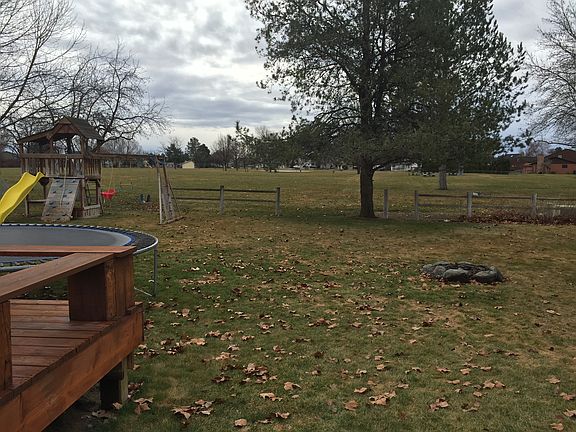 Back yard view into park