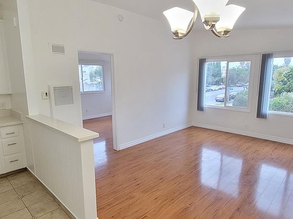 4th image of 1304 Arizona Ave #2E