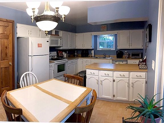 Lots of cabinet space!