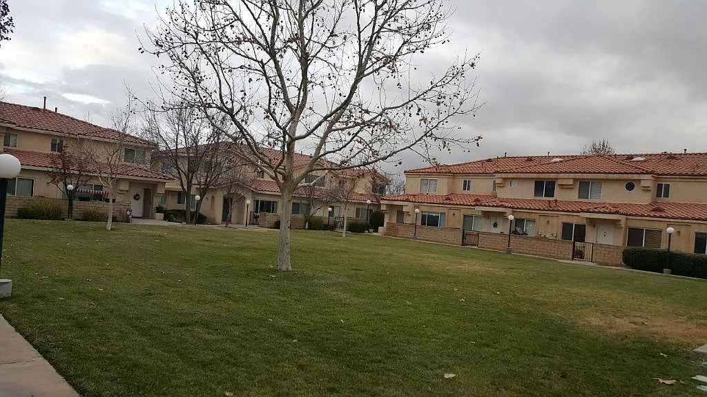 2 bed, 2.5 bath, 1150 sqft, $2,395 — Photo 4