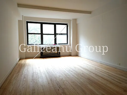 Rented by Lexington Real Estate Group | media 35
