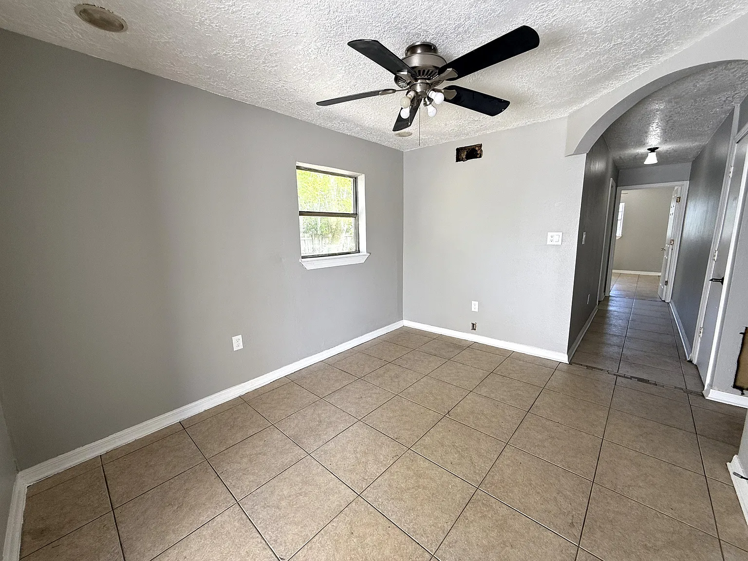 2 bed, 700 sqft, $975 — Photo 2