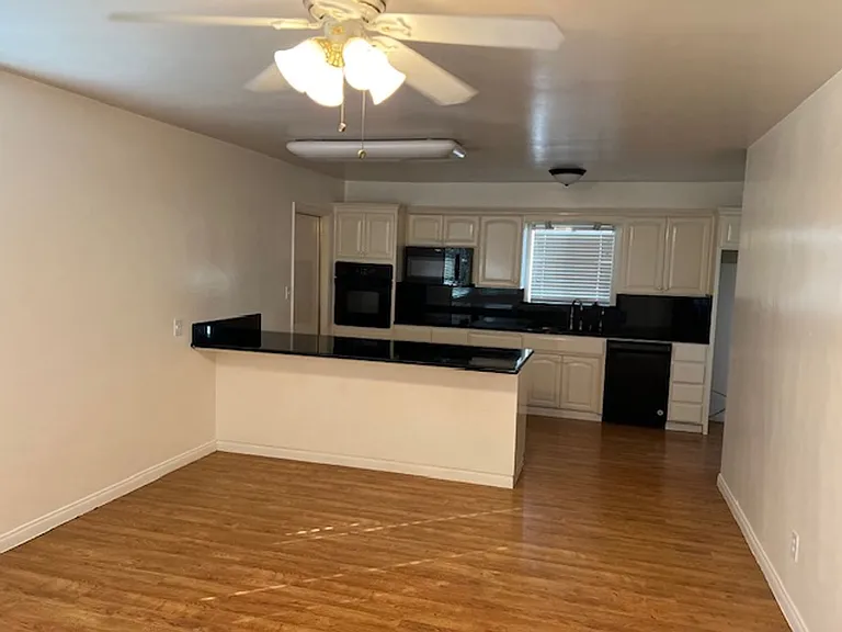 3704 Laverne Ave — Photo 3