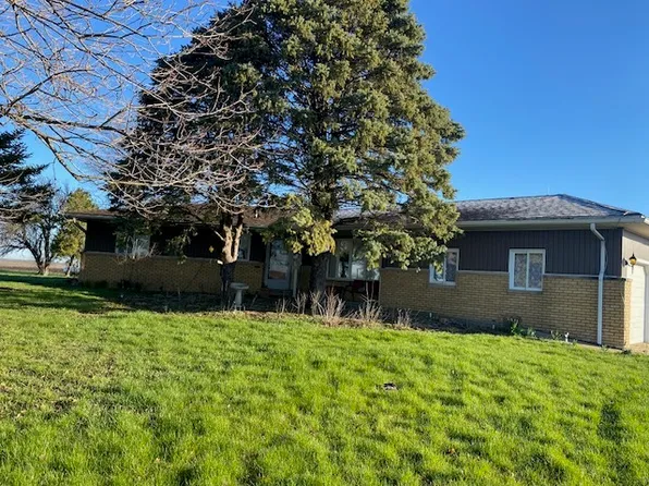 81 N 17th Rd, Lostant, IL 61334