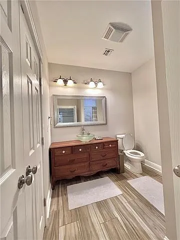 325 E Hornsby St — Photo 8