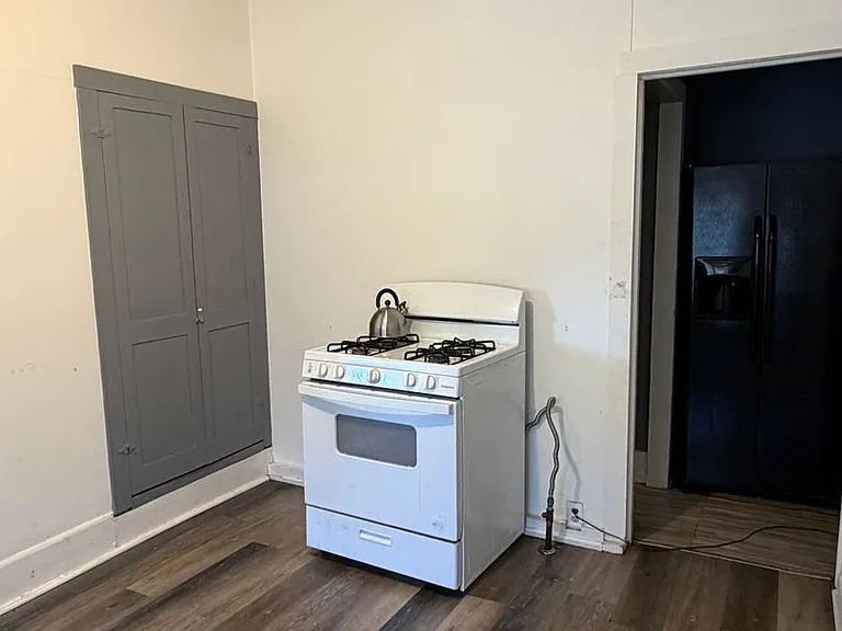 1348 W Kirby Pl — Photo 4