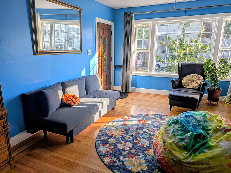 3532 Lyon Ave — Photo 3