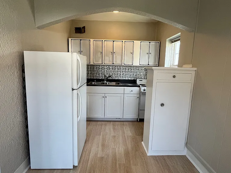The Avalon — Photo 8