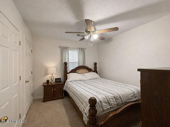 5th image of 526 W Porter St