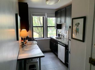 522 W Addison St APT 213, Chicago, IL 60613
