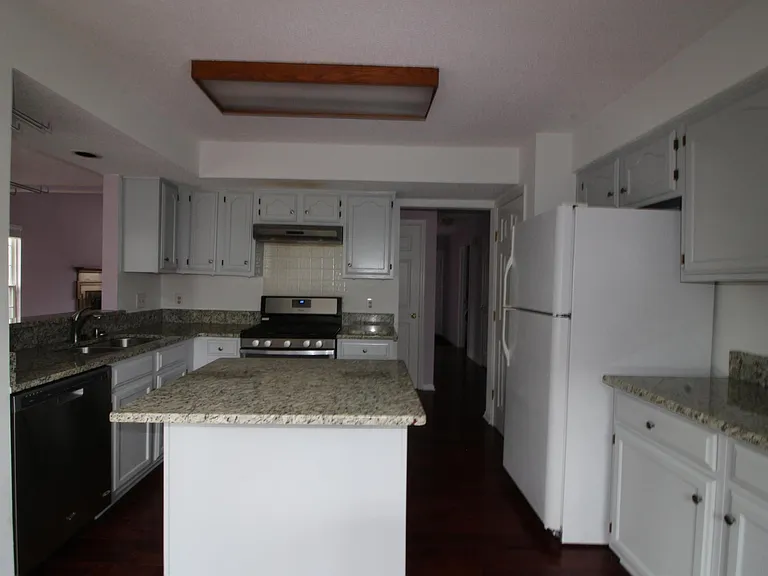 108 Foscoe Ln — Photo 9