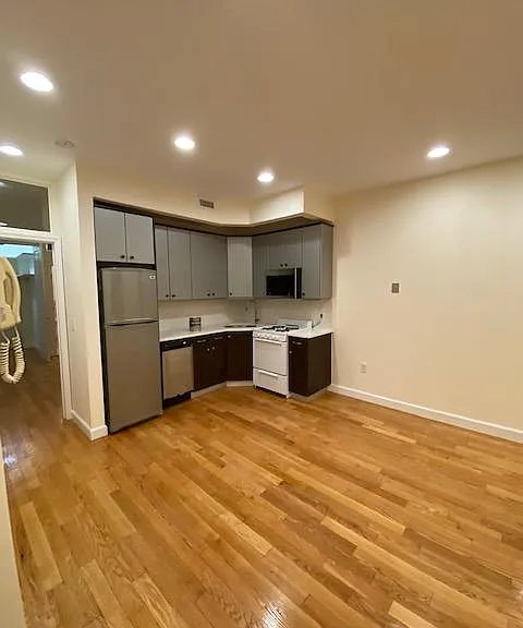 12311 Rockaway Beach Blvd #1A — Photo 1