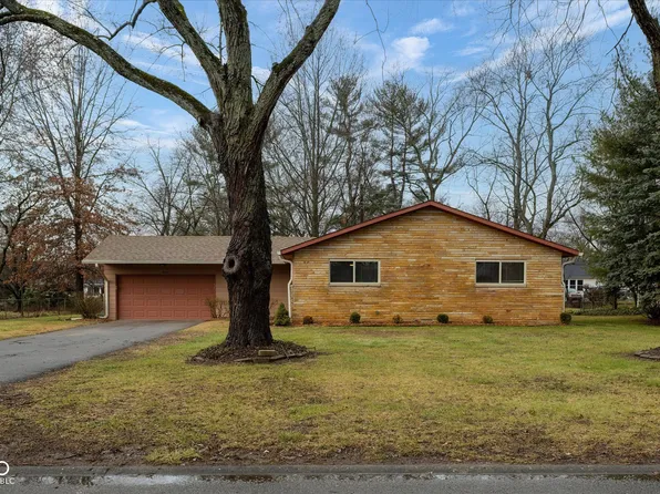 8716 Holliday Dr, Indianapolis, IN 46260