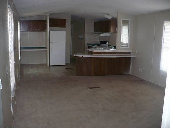 kitchen & livingroom