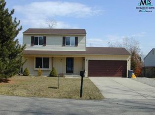937 Ledyard St, Waterford, MI 48328