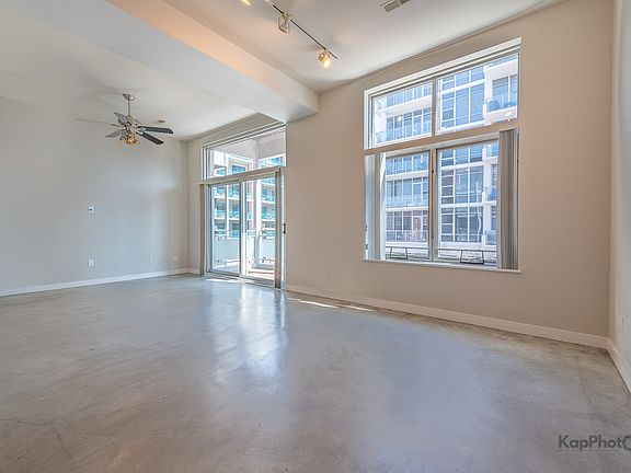 5th image of 939 W Madison St APT 403