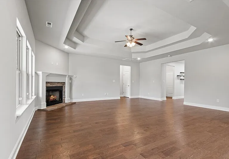 220 Dinner Tree Sq — Photo 8