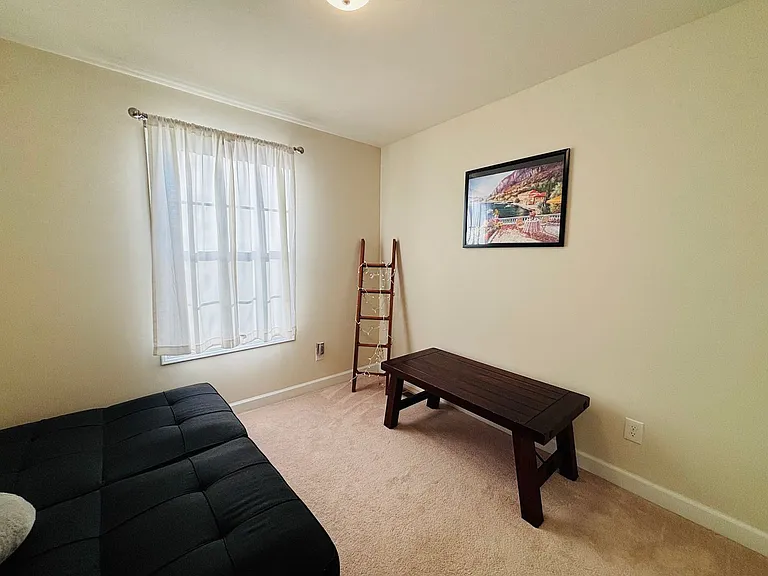 305 Phoenix Blvd NW — Photo 18