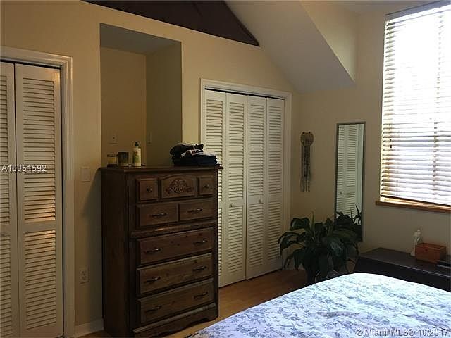 2nd image of 3015 Virginia St