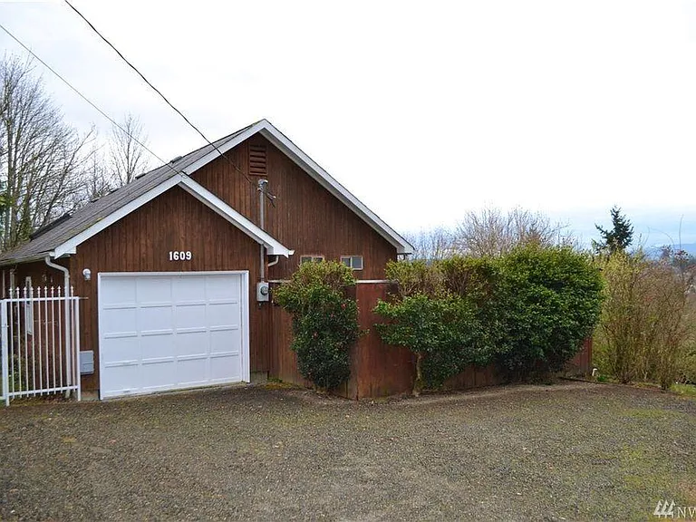 1609 7th Ave SE #B — Photo 1