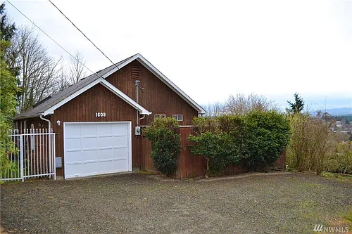 1609 7th Ave SE #B Photo 1 1609 7th Ave SE #B Photo 1