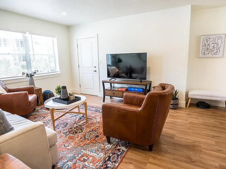 2160 Riverside Ave #6 — Photo 9