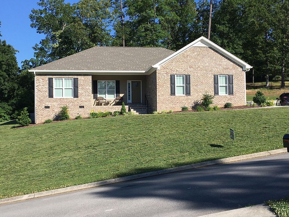 1st image of 215 Brook Hollow Dr SE