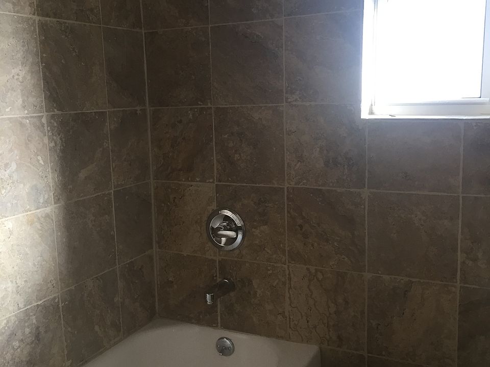 1st image of 605 5th Ave SE