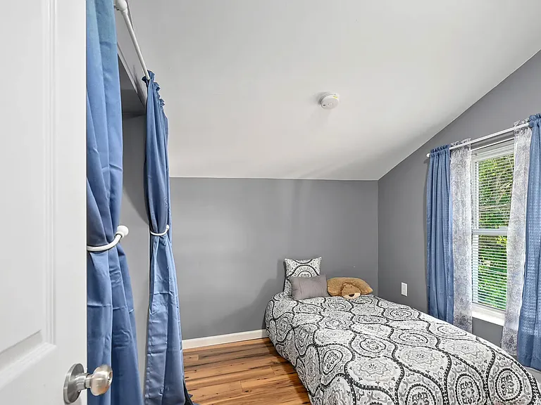 6 Roosevelt Ave #3 — Photo 11